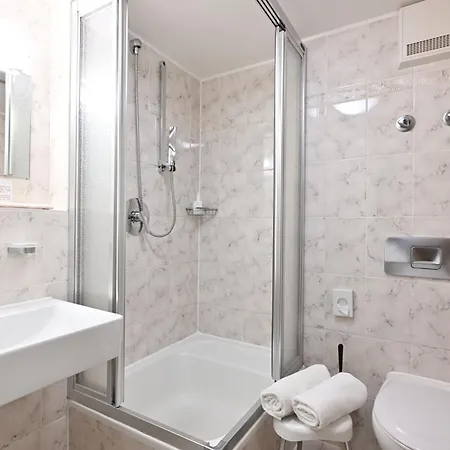 Adler Hotel 3*